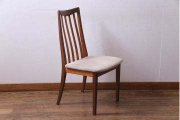 ヴィンテージ家具　北欧ビンテージ　G-PLAN(ジープラン)　チーク材の温もり溢れるダイニングチェア(椅子)(2)