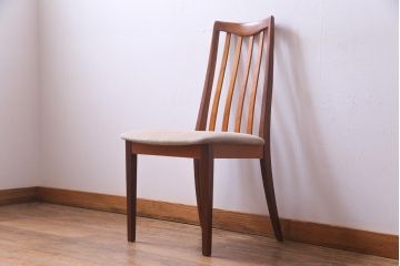 ヴィンテージ家具　北欧ビンテージ　G-PLAN(ジープラン)　チーク材の温もり溢れるダイニングチェア(椅子)(2)