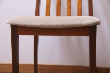 ヴィンテージ家具　北欧ビンテージ　G-PLAN(ジープラン)　チーク材の温もり溢れるダイニングチェア(椅子)(2)