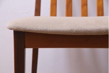 ヴィンテージ家具　北欧ビンテージ　G-PLAN(ジープラン)　チーク材の温もり溢れるダイニングチェア(椅子)(2)