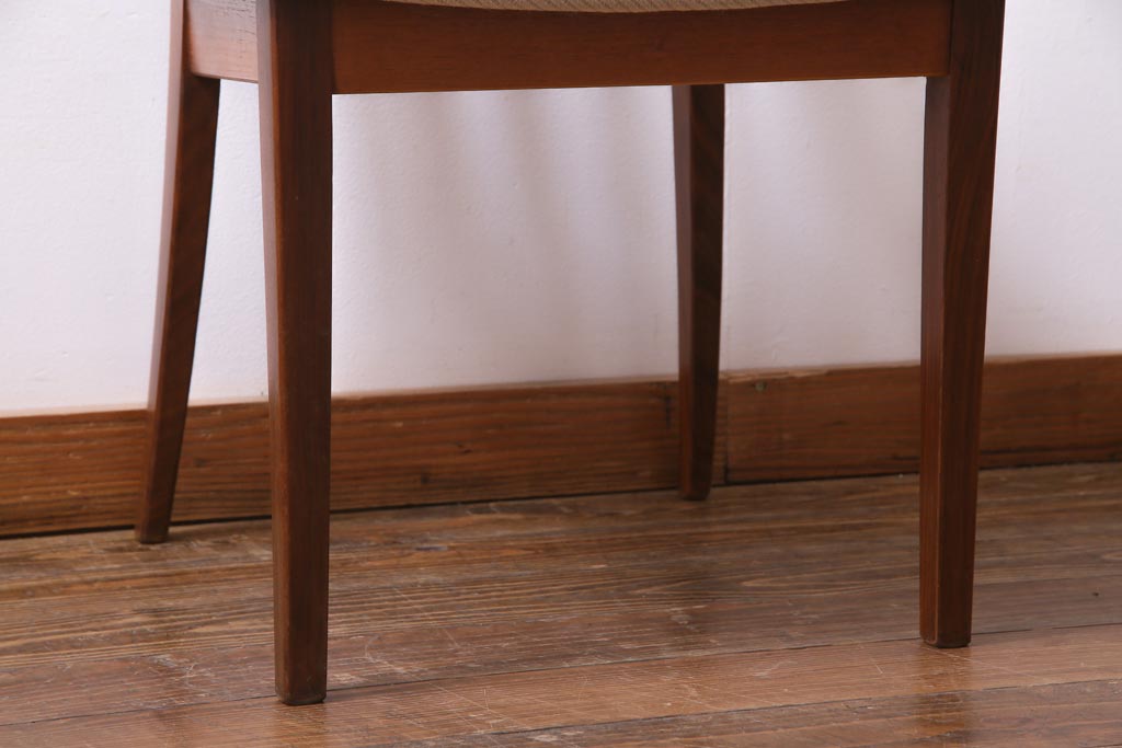 ヴィンテージ家具　北欧ビンテージ　G-PLAN(ジープラン)　チーク材の温もり溢れるダイニングチェア(椅子)(2)