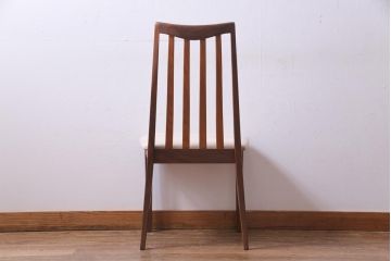 ヴィンテージ家具　北欧ビンテージ　G-PLAN(ジープラン)　チーク材の温もり溢れるダイニングチェア(椅子)(2)