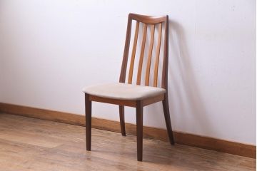 ヴィンテージ家具　北欧ビンテージ　G-PLAN(ジープラン)　チーク材の温もり溢れるダイニングチェア(椅子)(3)