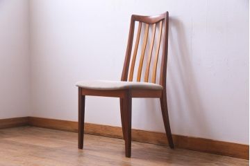 ヴィンテージ家具　北欧ビンテージ　G-PLAN(ジープラン)　チーク材の温もり溢れるダイニングチェア(椅子)