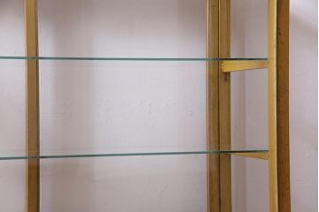 レトロ家具　脚付リメイク　黄味がかった木の色合いがレトロなガラスケース(ショーケース、陳列棚)