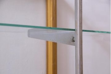 レトロ家具　昭和　すっきりとしたデザインのレトロな脚付きガラスケース(ショーケース、陳列棚)