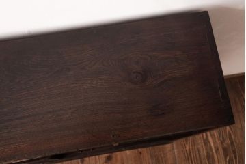 アンティーク家具　和製アンティーク　前面桑材　結霜ガラス入り　大人の雰囲気が漂うシックな茶箪笥(収納棚、飾り棚)