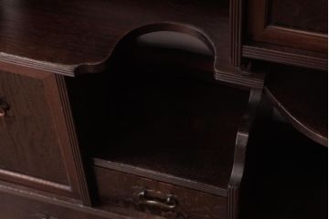 アンティーク家具　和製アンティーク　前面桑材　結霜ガラス入り　大人の雰囲気が漂うシックな茶箪笥(収納棚、飾り棚)