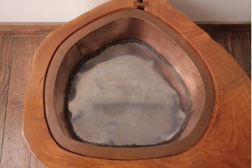 アンティーク雑貨　ビンテージ　ケヤキ材　存在感のある刳り貫き火鉢(くりぬき火鉢、手あぶり)