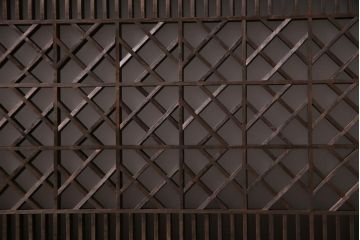 ペイント建具　片面ガラス　格子・枡つなぎ　シックな色合いの組子欄間(明り取り、建具)