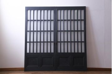 ペイント建具　すりガラス入り　クラシカルなデザインのガラス戸(引き戸、建具)2枚セット