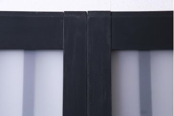 ペイント建具　すりガラス入り　クラシカルなデザインのガラス戸(引き戸、建具)2枚セット