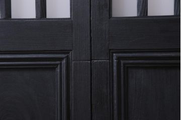 ペイント建具　すりガラス入り　クラシカルなデザインのガラス戸(引き戸、建具)2枚セット