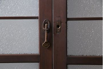 昭和レトロ　腰板ケヤキ材　ダイヤガラス入り　珍しい桟のデザインのガラス戸(引き戸、建具)2枚セット