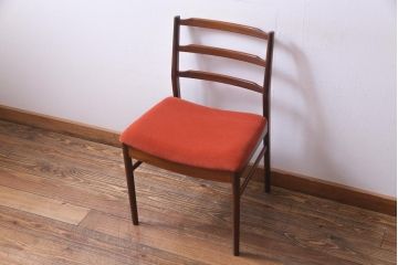 ヴィンテージ家具　北欧ビンテージ　チーク材　温もり溢れる雰囲気のダイニングチェア(椅子、ワークチェア)(1)