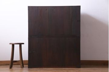 アンティーク家具　和製アンティーク　前面ケヤキ材　漆塗り　赤みがかった色合いが魅力的な重ね箪笥(衣装箪笥、和タンス、チェスト)