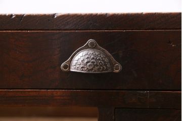 アンティーク家具　大正昭和初期　総ケヤキ材　天板に一枚板が贅沢に使われた両袖文机(両袖机、帳場机)(R-035827)