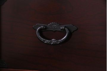 中古美品　二本松伝統家具　田中家具　獅子牡丹　金具が美しい階段箪笥(和タンス)