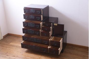 中古美品　二本松伝統家具　田中家具　獅子牡丹　金具が美しい階段箪笥(和タンス)