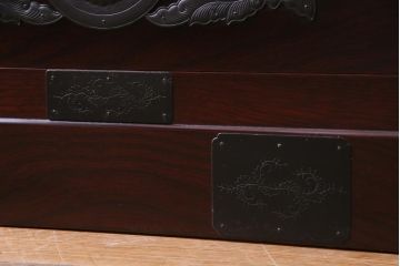 中古美品　二本松伝統家具　田中家具　獅子牡丹　金具が美しい階段箪笥(和タンス)