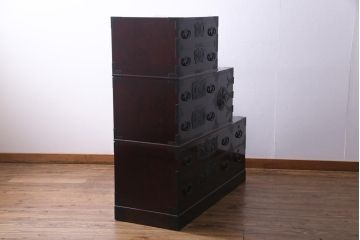 中古美品　二本松伝統家具　田中家具　獅子牡丹　金具が美しい階段箪笥(和タンス)
