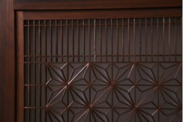 和製アンティーク　昭和期　組子入り　迫力あるデザインの板戸(引き戸、建具)4枚セット