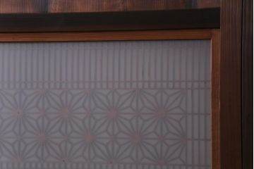 和製アンティーク　昭和期　組子入り　迫力あるデザインの板戸(引き戸、建具)4枚セット