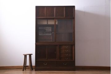 アンティーク家具　和製アンティーク　昭和期　桑材・桐材　細部までこだわりを感じる茶箪笥(茶棚、タンス、戸棚、桐箪笥、桐たんす)