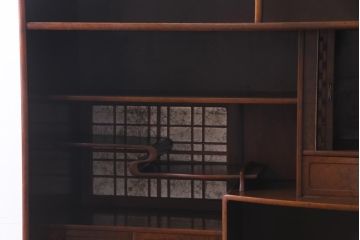 アンティーク家具　和製アンティーク　昭和期　桑材・桐材　細部までこだわりを感じる茶箪笥(茶棚、タンス、戸棚、桐箪笥、桐たんす)