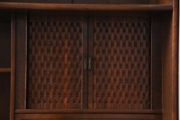 アンティーク家具　和製アンティーク　昭和期　桑材・桐材　細部までこだわりを感じる茶箪笥(茶棚、タンス、戸棚、桐箪笥、桐たんす)