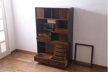 アンティーク家具　和製アンティーク　昭和期　桑材・桐材　細部までこだわりを感じる茶箪笥(茶棚、タンス、戸棚、桐箪笥、桐たんす)