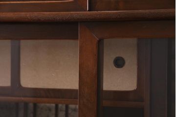 アンティーク家具　和製アンティーク　昭和期　桑材・桐材　細部までこだわりを感じる茶箪笥(茶棚、タンス、戸棚、桐箪笥、桐たんす)