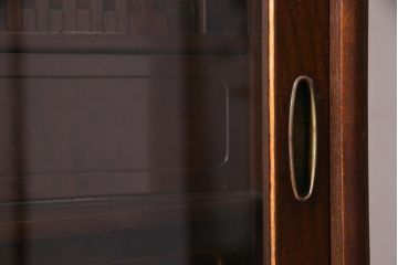 アンティーク家具　和製アンティーク　昭和期　桑材・桐材　細部までこだわりを感じる茶箪笥(茶棚、タンス、戸棚、桐箪笥、桐たんす)
