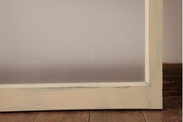 昭和初期　当店オリジナルガラス　優しげな雰囲気漂う色ガラス入りペイント建具(窓、明かり取り、はめ殺し)