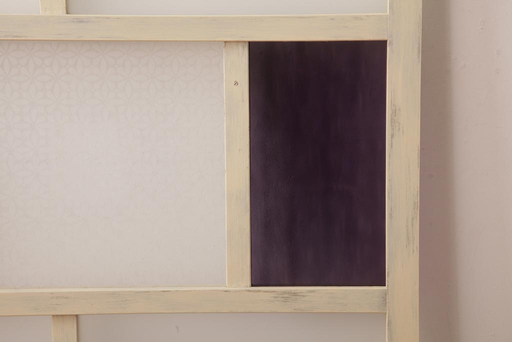 昭和初期　当店オリジナルガラス　優しげな雰囲気漂う色ガラス入りペイント建具(窓、明かり取り、はめ殺し)