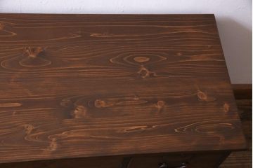 アンティーク家具　天板リメイク　ペイントがモダンな雰囲気を漂わせる箪笥ローボード(テレビ台、アンティークチェスト)