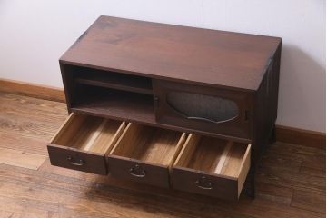 レトロ家具　鉄脚付リメイク　隠し付き　昭和レトロな雰囲気漂うローボード(テレビ台、戸棚)