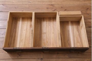 レトロ家具　鉄脚付リメイク　隠し付き　昭和レトロな雰囲気漂うローボード(テレビ台、戸棚)