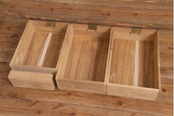 レトロ家具　鉄脚付リメイク　隠し付き　昭和レトロな雰囲気漂うローボード(テレビ台、戸棚)