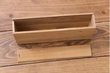 レトロ家具　鉄脚付リメイク　隠し付き　昭和レトロな雰囲気漂うローボード(テレビ台、戸棚)