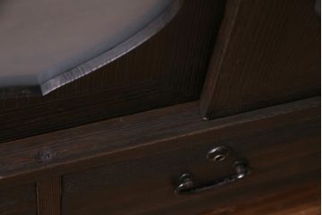 リメイク家具　すりガラス入り　深みのある木肌が渋さ漂う鉄脚ローボード(リビングボード、収納棚、テレビボード)