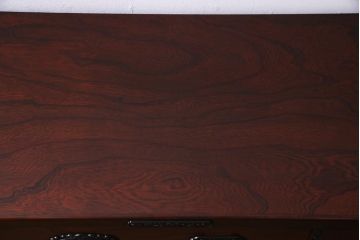 中古　民芸家具　美しい欅の杢目と華やかな金具が目を惹くローチェスト(和タンス、ローボード、引き出し)