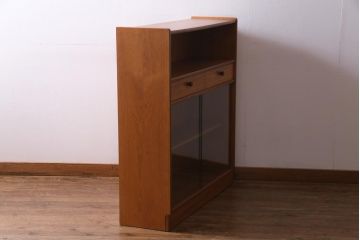 ヴィンテージ家具　イギリスビンテージ　Parker Knoll　レトロな雰囲気が可愛らしいオーク材のキャビネット(収納棚)