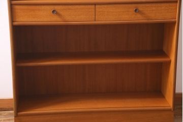 ヴィンテージ家具　イギリスビンテージ　Parker Knoll　レトロな雰囲気が可愛らしいオーク材のキャビネット(収納棚)