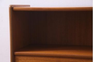 ヴィンテージ家具　イギリスビンテージ　Parker Knoll　レトロな雰囲気が可愛らしいオーク材のキャビネット(収納棚)