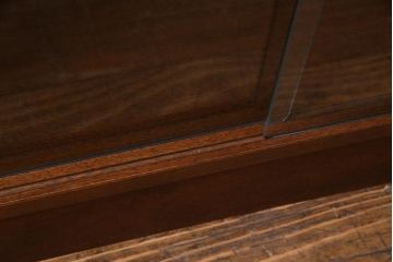 ヴィンテージ家具　イギリスビンテージ　HERBERT E. GIBBS(ハーバート・E・ギブス)　チーク材　洗練された佇まいが魅力的なキャビネット(本箱、ブックケース、収納棚)