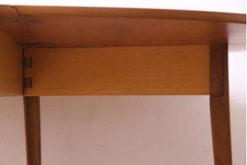 ヴィンテージ家具　北欧ビンテージ　オーク材　スタイリッシュなオーバル型のバタフライテーブル(ゲートレッグテーブル、エクステンションテーブル)