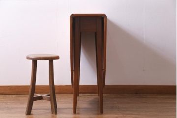 ヴィンテージ家具　北欧ビンテージ　オーク材　スタイリッシュなオーバル型のバタフライテーブル(ゲートレッグテーブル、エクステンションテーブル)