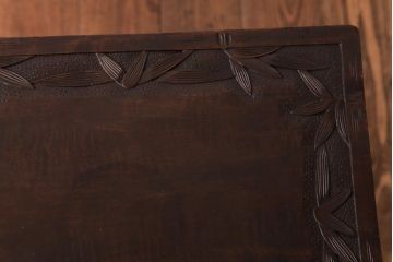 中古　伝統工芸　軽井沢彫り　竹の模様が風情溢れるマガジンラックテーブル(サイドテーブル)