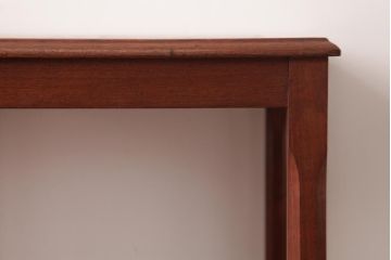 ヴィンテージ家具　北欧ビンテージ　大胆なデザインが魅力的なタイルトップのネストテーブル(サイドテーブル、カフェテーブル)